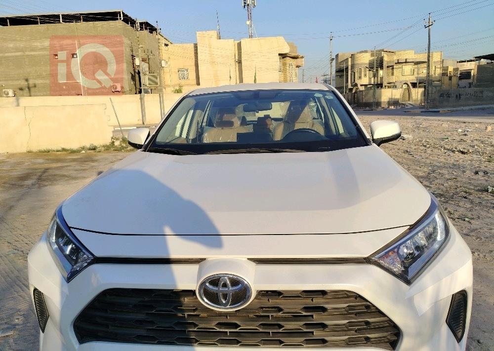 تۆیۆتا ڕاڤ 4